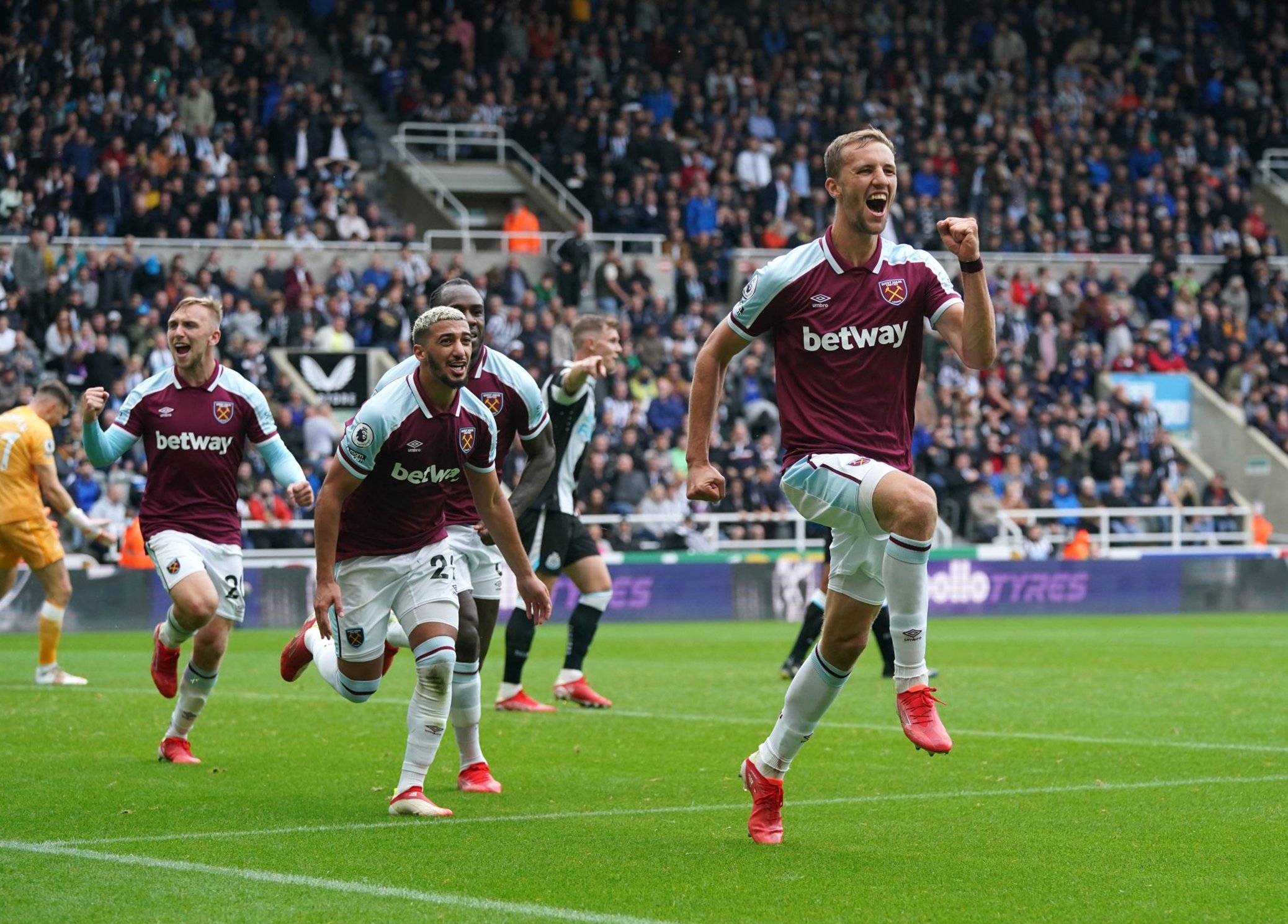 Newcastle United 2 - 4 West Ham United