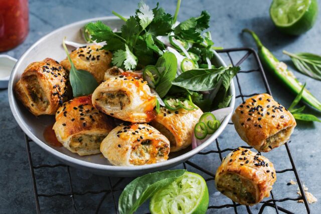 Green curry chicken sausage rolls recipe