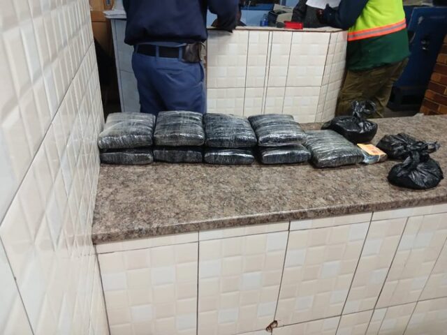 5 nabbed at SA-Lesotho border after almost R1.5 million found in concealed bags 5 nabbed at SA-Lesotho border after almost R1.5 million found in concealed bags