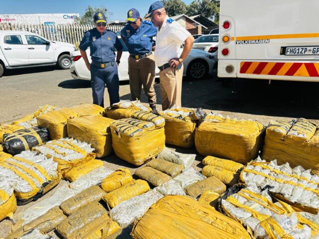 Police discover R3 million heroine and R1.5 million dagga in a fuel tank